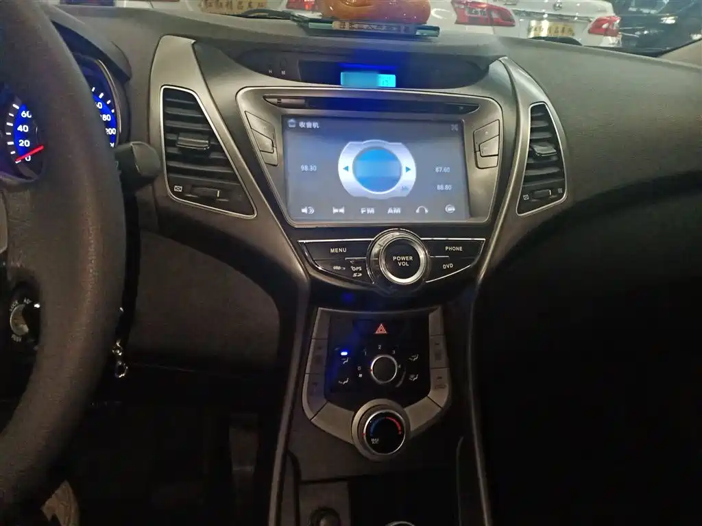 Hyundai Langdong 2012 1.6L Automatic Fashion фото 10