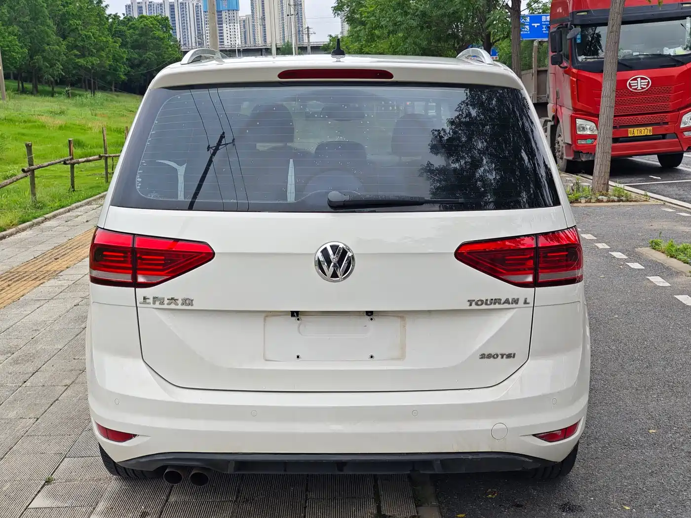 Volkswagen Touran 2016 Touran L 280TSI DSG Comfortline фото 8