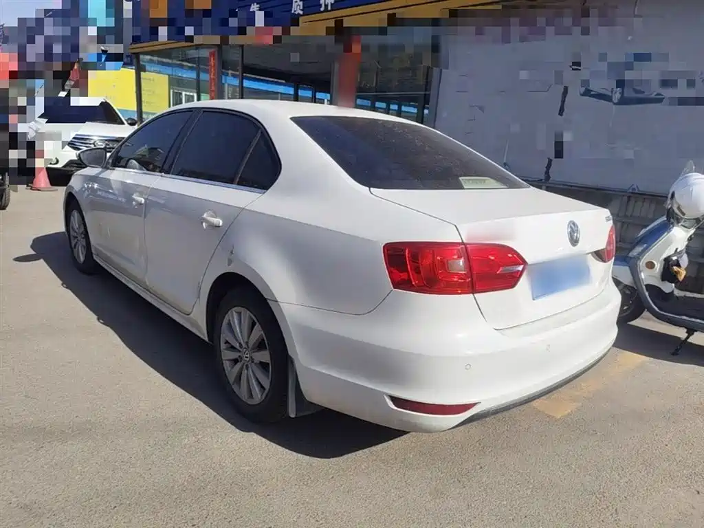 Volkswagen Sagitar 2014 Facelift 1.6L Automatic Comfort фото 5