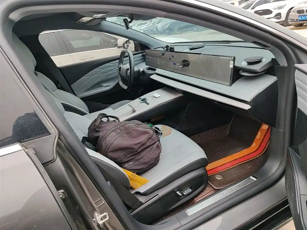 Geely Galaxy Galaxy E8 2024 Model 550km RWD Soaring Dragon Edition фото 25