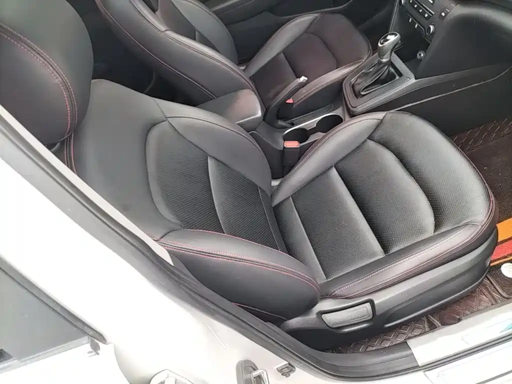 Hyundai Elantra 2016 1.4T DCT Dynamic·Vitality фото 25