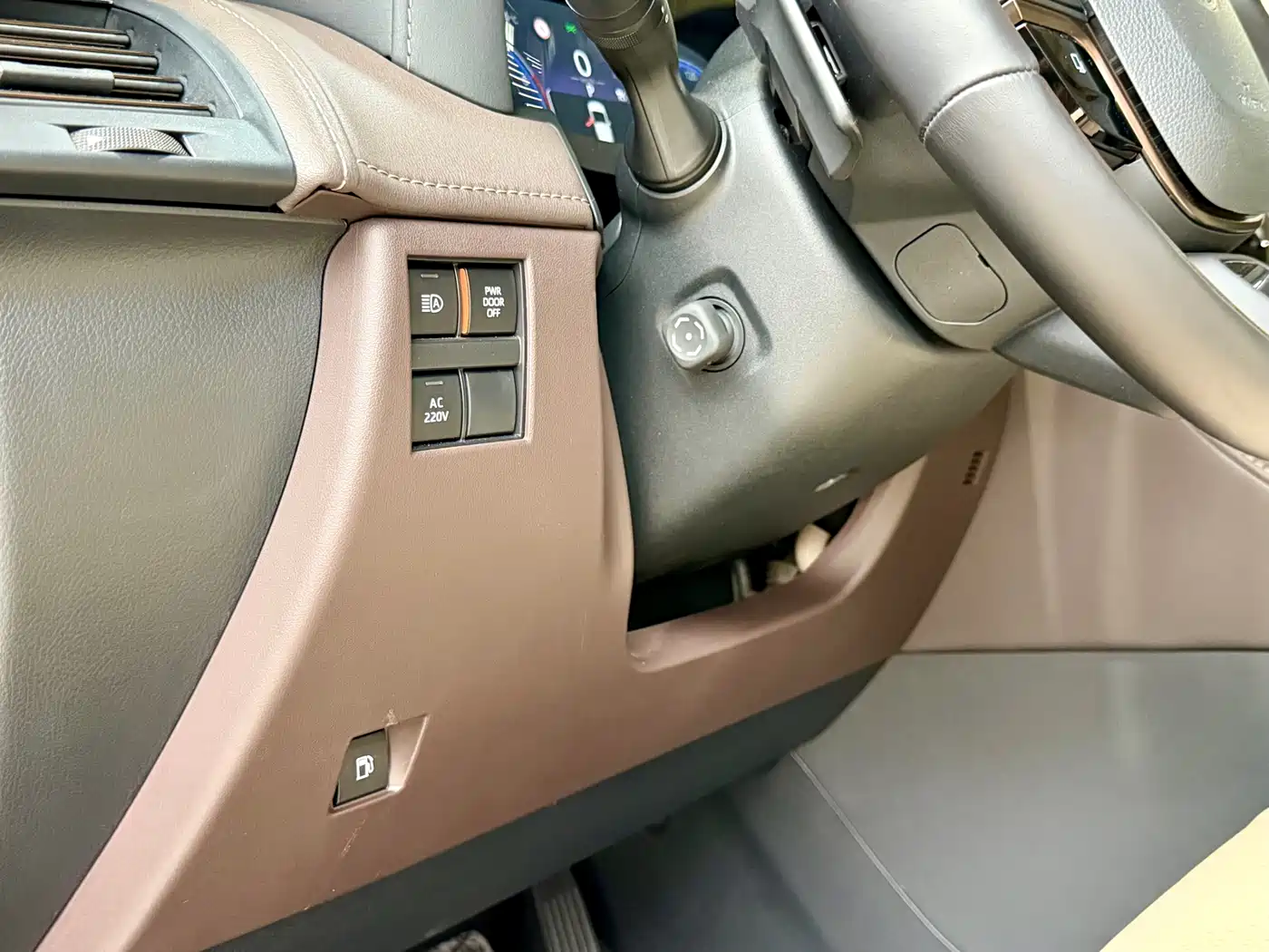 Toyota Alphard 2025 Hybrid 2.5L Prestige Gold Edition фото 13