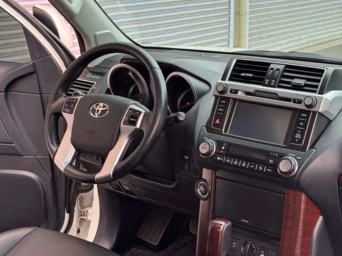 Toyota Prado 2016 3.5L Auto TX-L фото 9