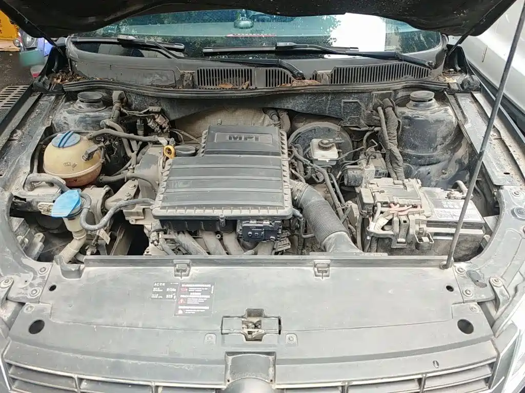 Volkswagen Lavida 2014 1.6L Automatic Sport фото 11