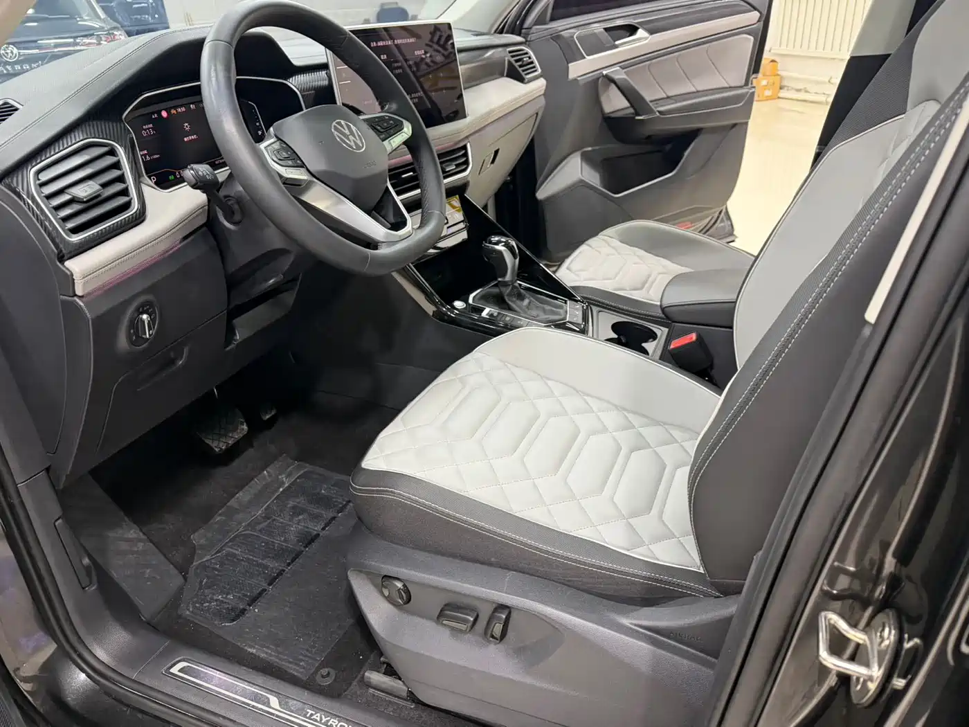 Volkswagen Tayron 2023 280TSI 2WD Luxury Plus Advanced Edition фото 7