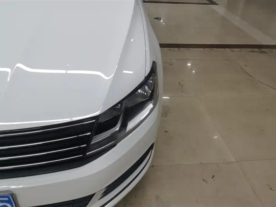 Volkswagen Lavida Tour 2017 1.6L Automatic Trend Edition фото 5