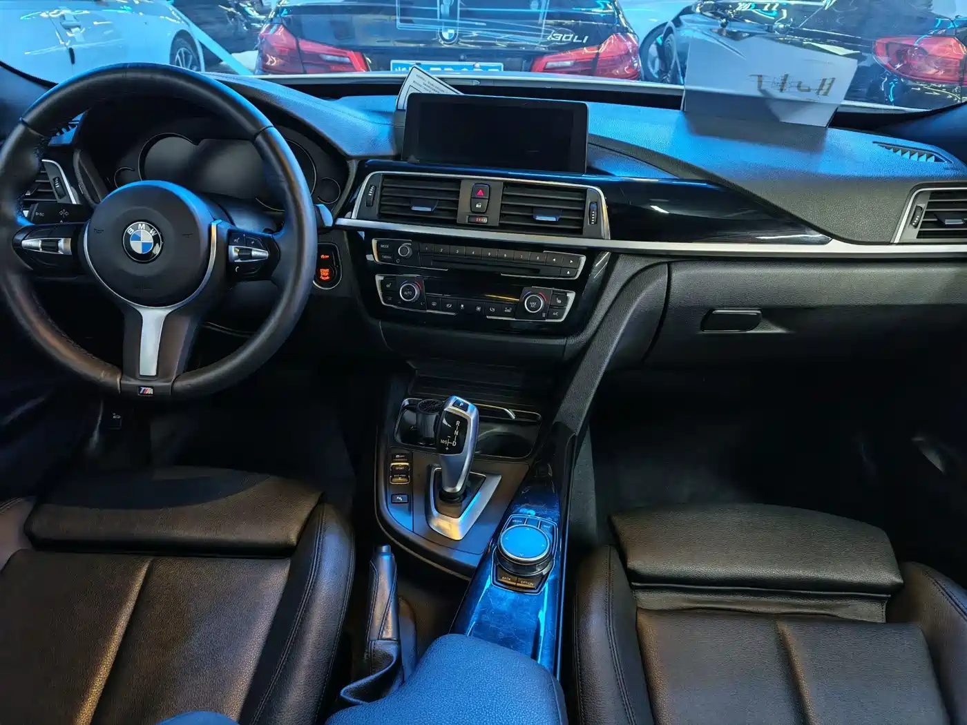 BMW 3 Series GT 2019 320i M Sport Package фото 10