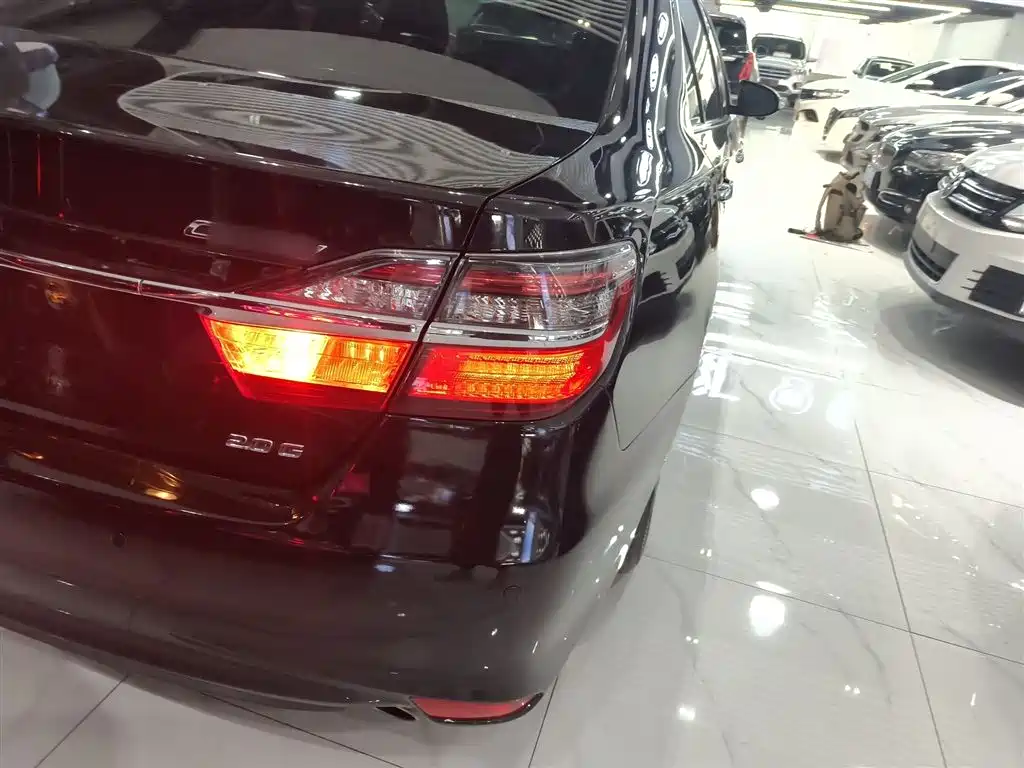 Toyota Camry 2016 2.0G 10th Anniversary Leading Edition фото 24