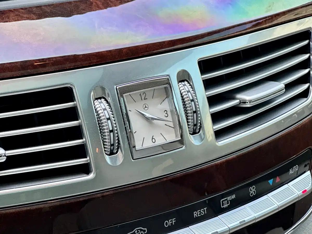 Photo 35 - Mercedes-Benz S-Class