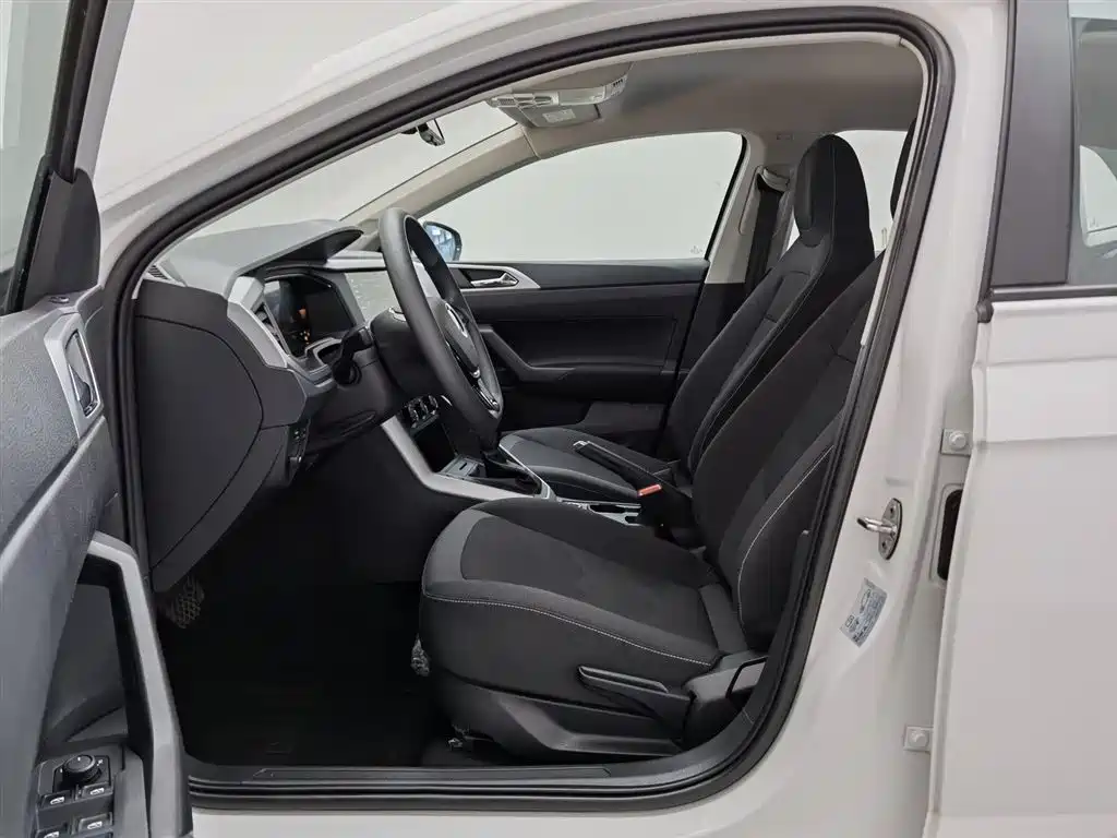 Volkswagen Polo 2023 Facelift Plus 1.5L Auto Joyful Living Edition фото 10