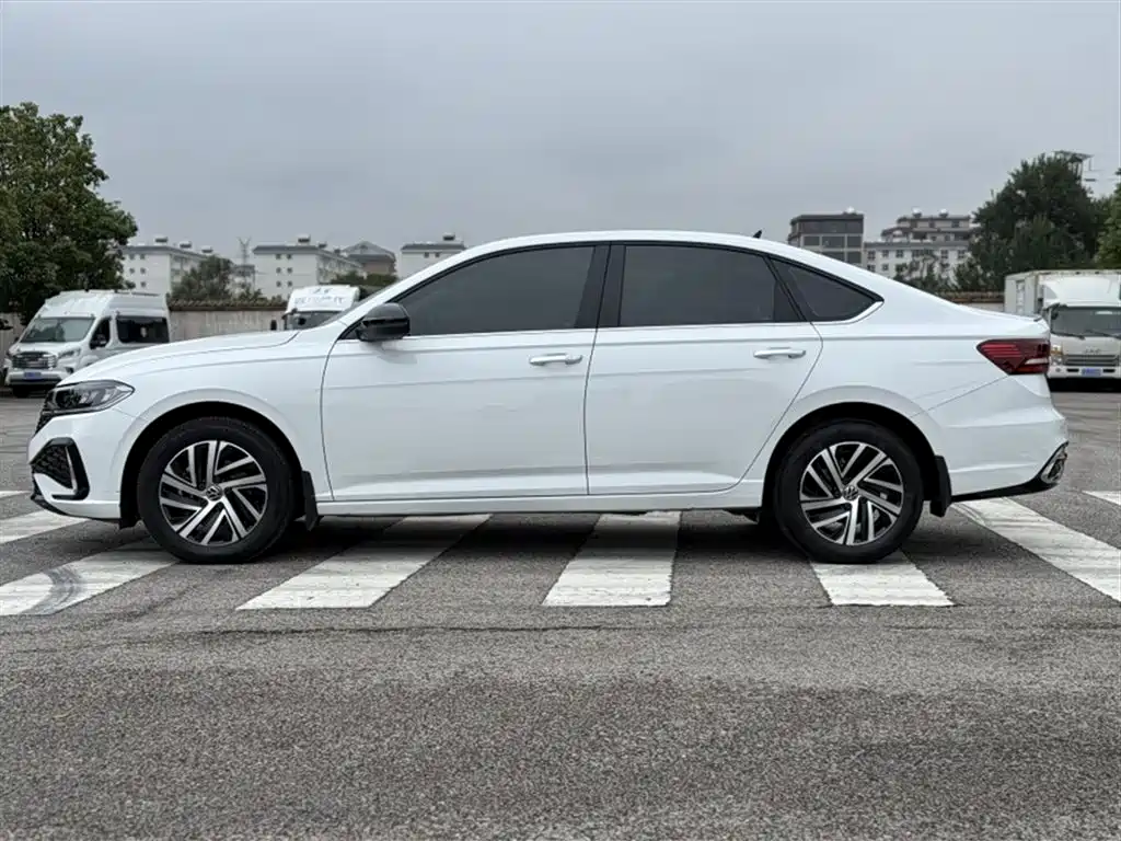 Volkswagen Lavida 2024 Model 300TSI DSG Starlight Full Comfort Edition фото 9