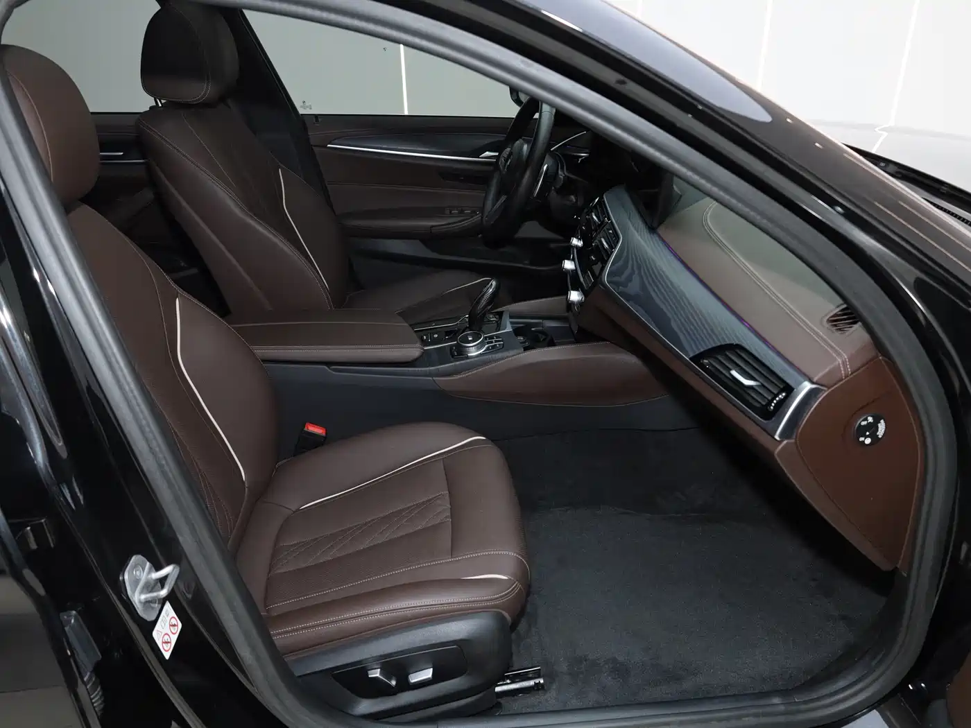 BMW 5 Series 2022 Model Second Facelift 530Li Leading M Sport Package фото 30