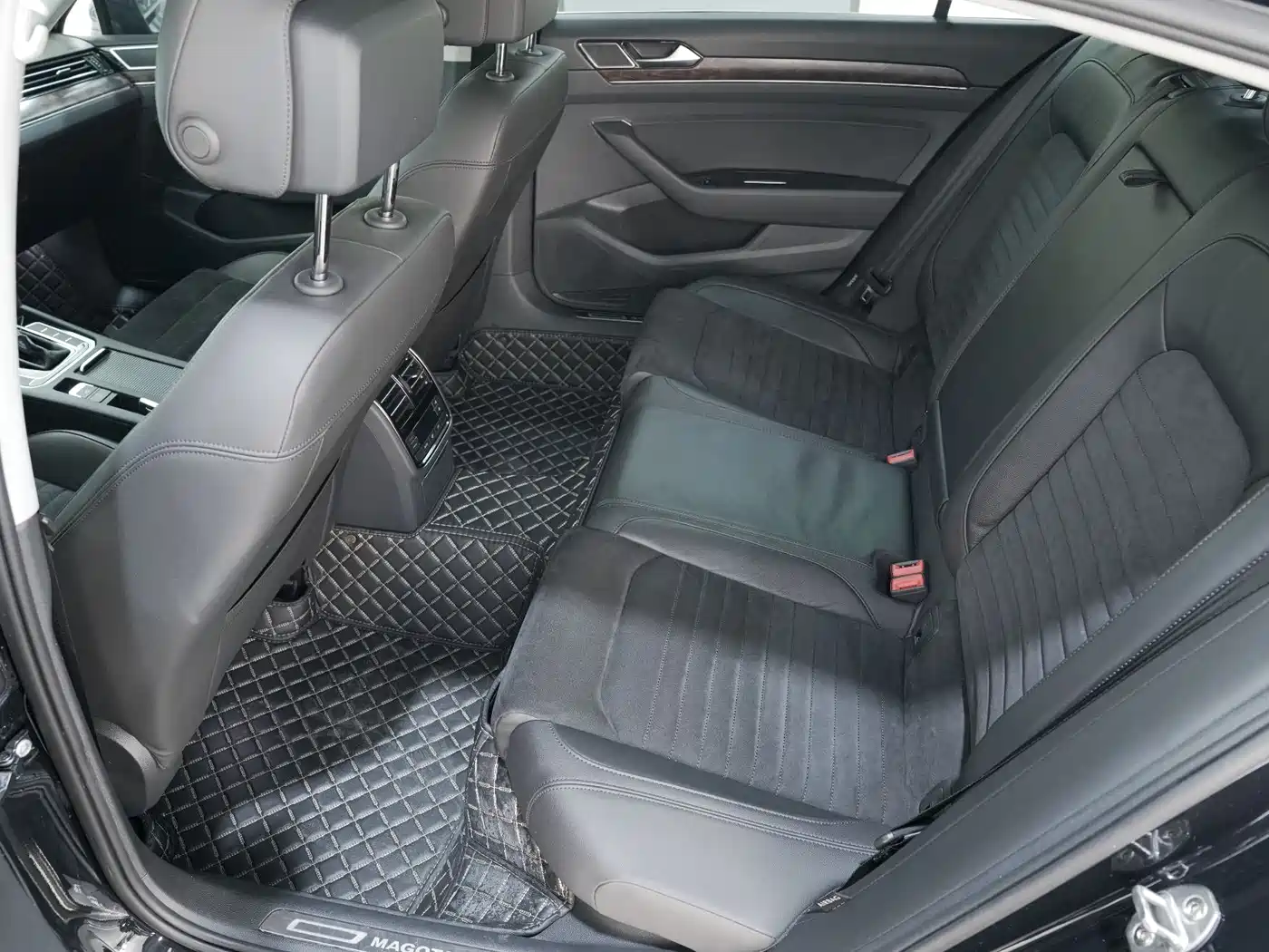 Volkswagen Magotan 2018 330TSI DSG Luxury фото 15