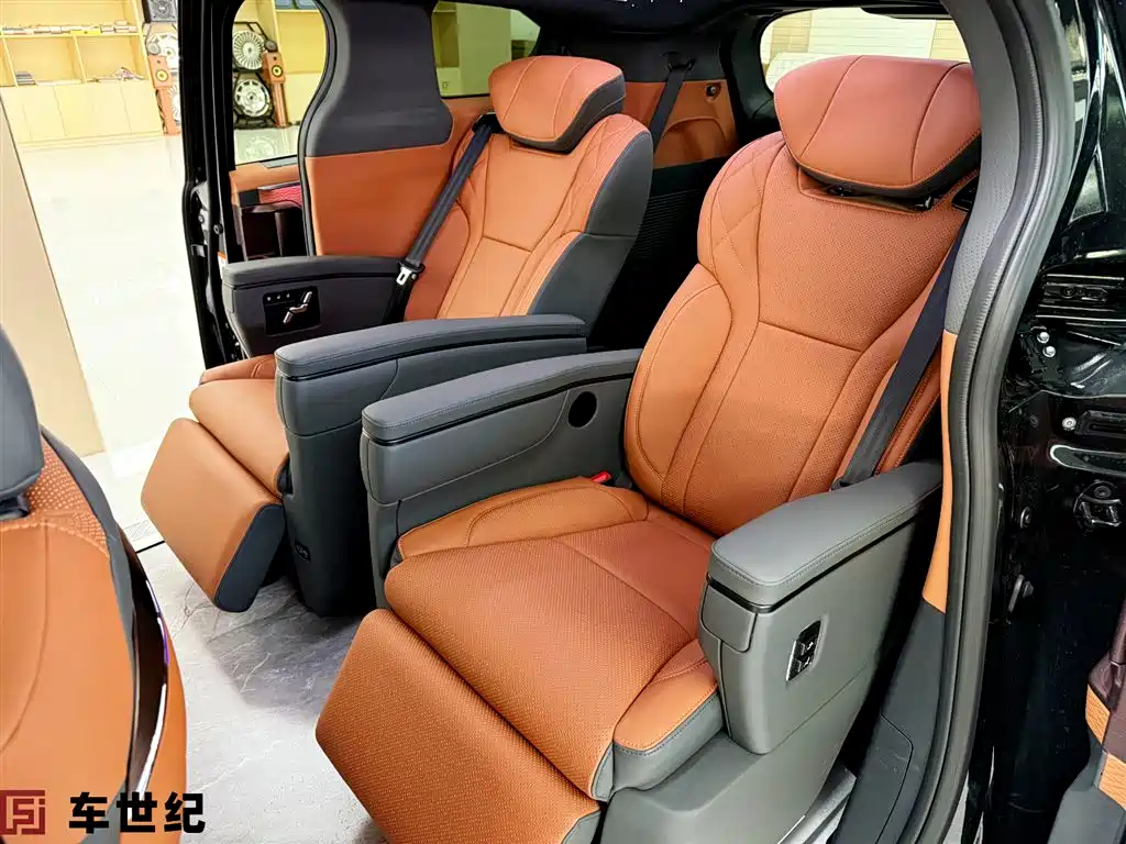 Toyota Granvia 2026 Model 2.5L Hybrid Comfort Edition фото 5