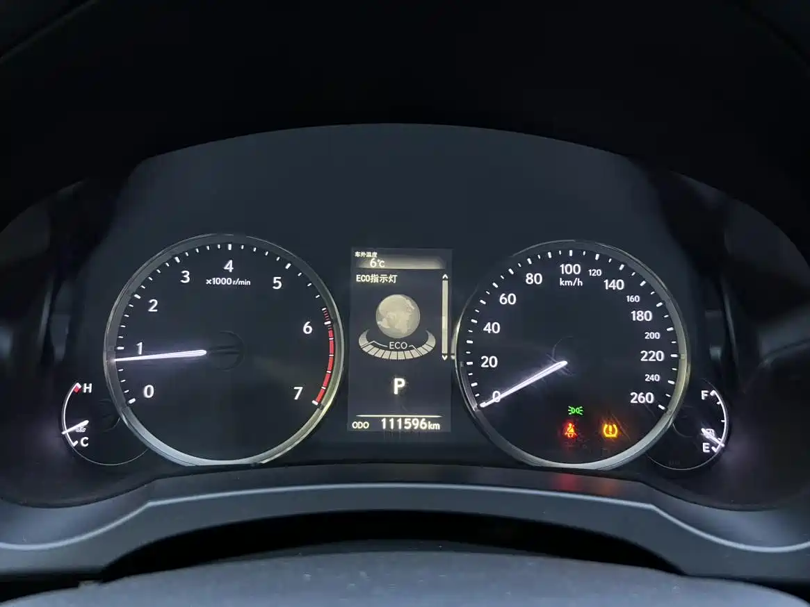 Lexus IS 2017 300 Leading Edition фото 5
