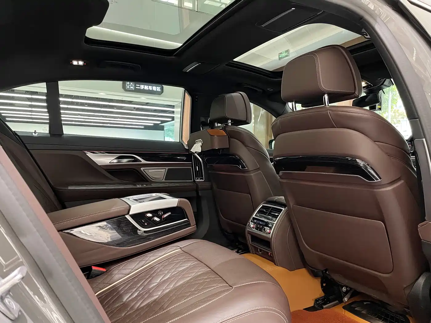 BMW 7 Series 2021 Model 740Li Leading M Sport Package фото 24