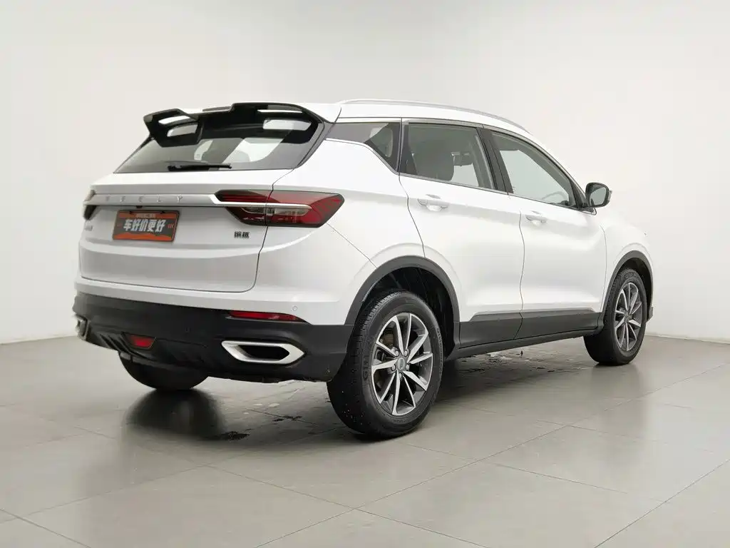 Фото 2 - Geely Binyue