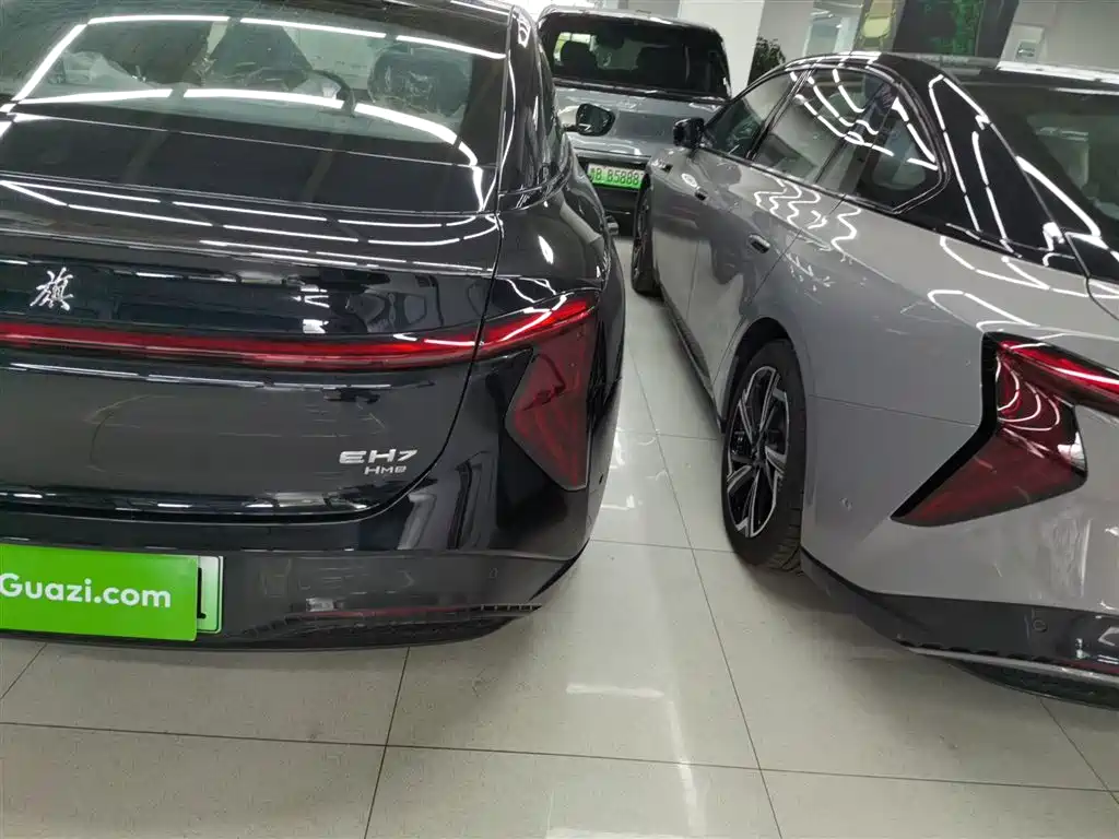Hongqi EH7 2024 640 Pro+ AWD Edition фото 8