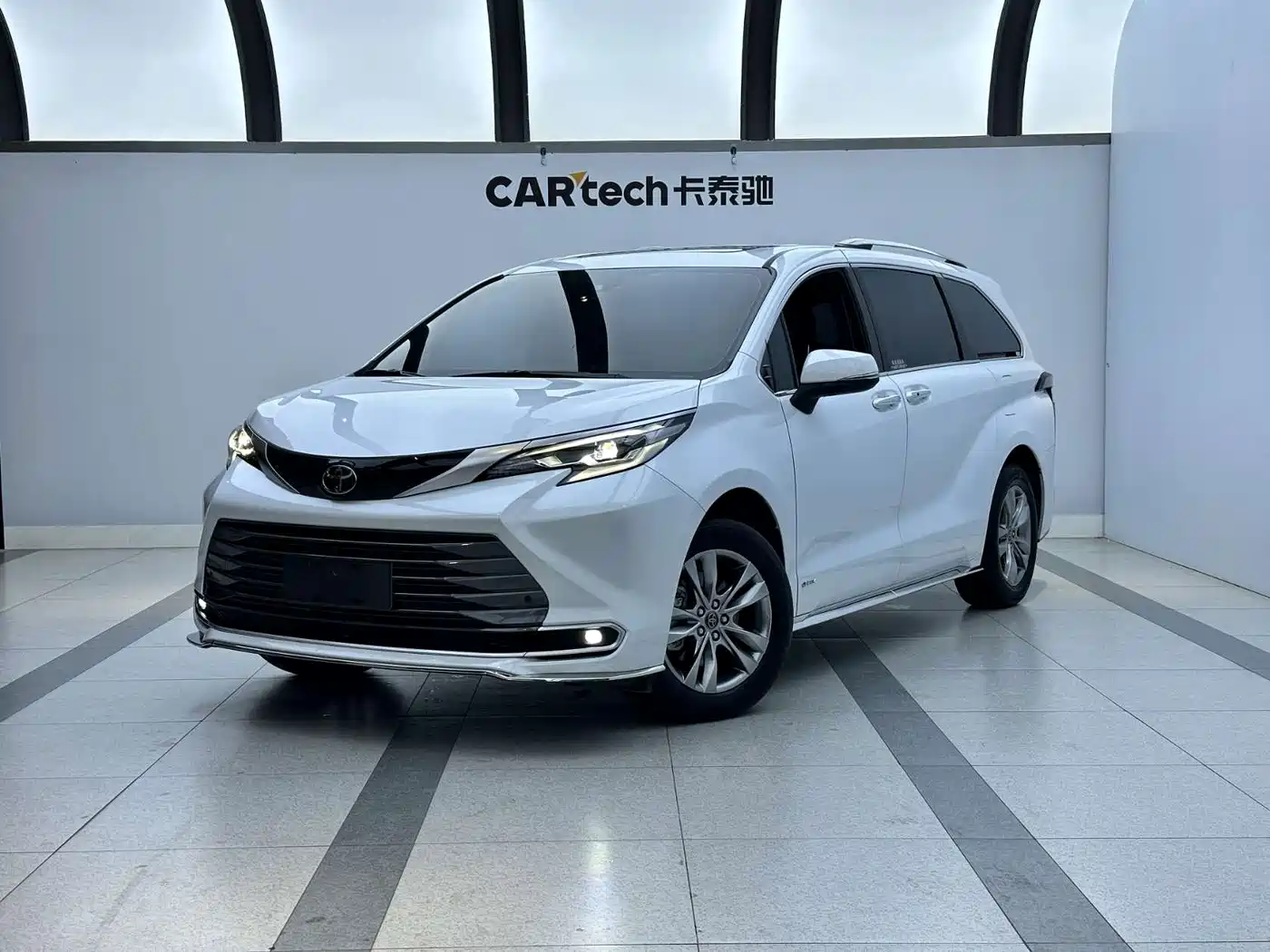 TOYOTA SIENNA 2025