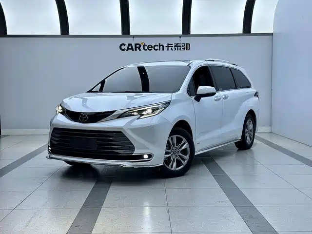 Toyota Sienna 2.5L, гибрид, Полный привод, Люкс