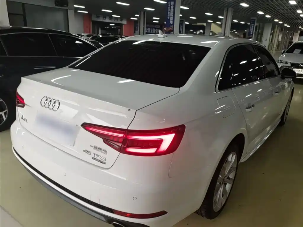 Audi A4L 2018 30th Anniversary 40 TFSI Fashion фото 7