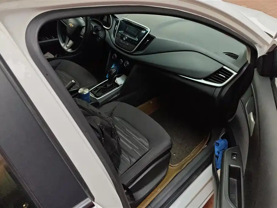 Chevrolet Cavalier 2016 1.5L Automatic Enjoyment Edition фото 8