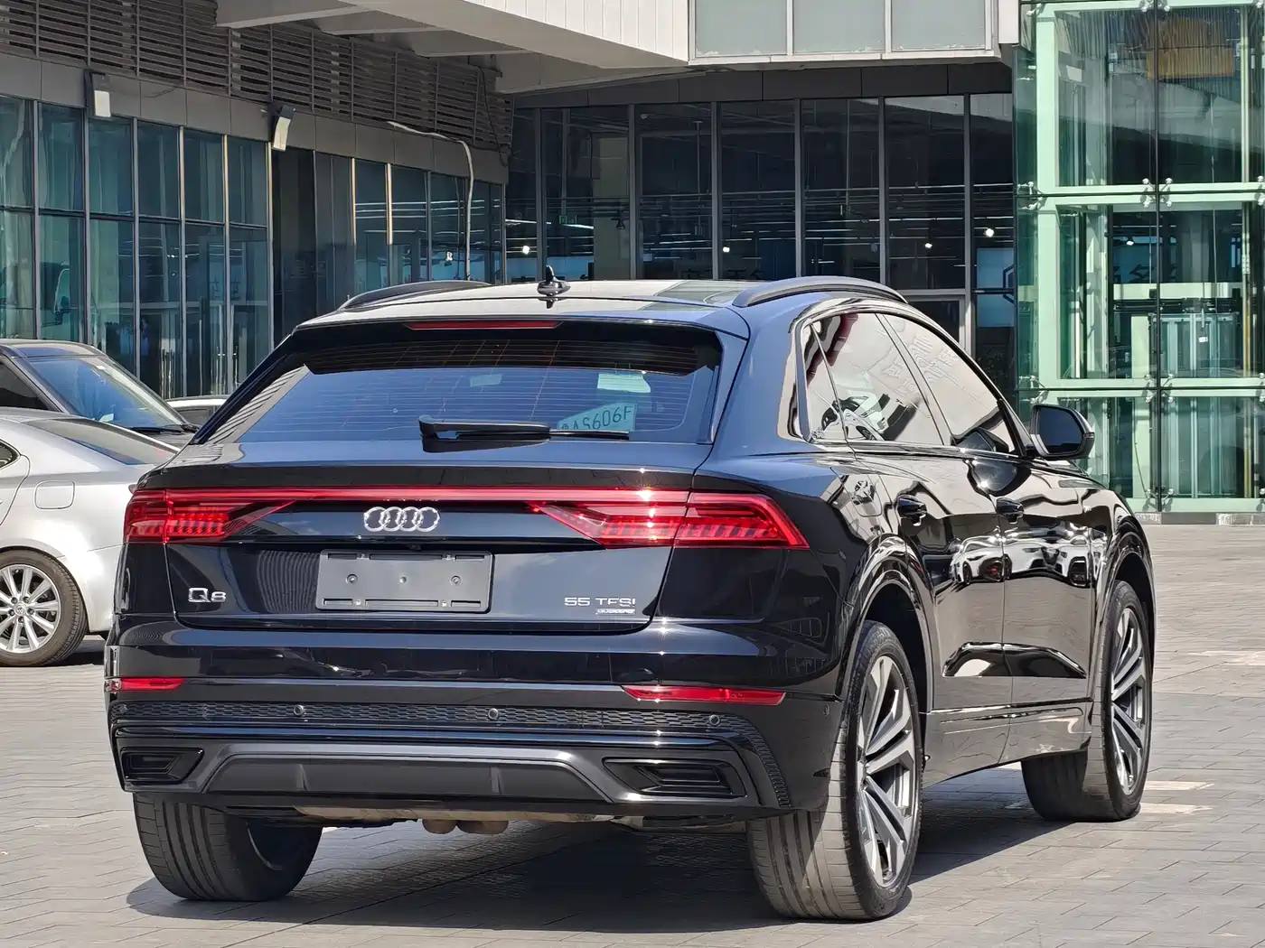Audi Q8 2021 Model 55 TFSI Exclusive Dynamic фото 14