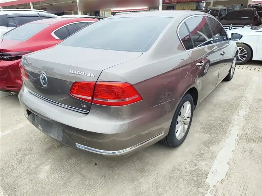 Volkswagen Magotan 2015 Facelift 1.8TSI Luxury фото 7