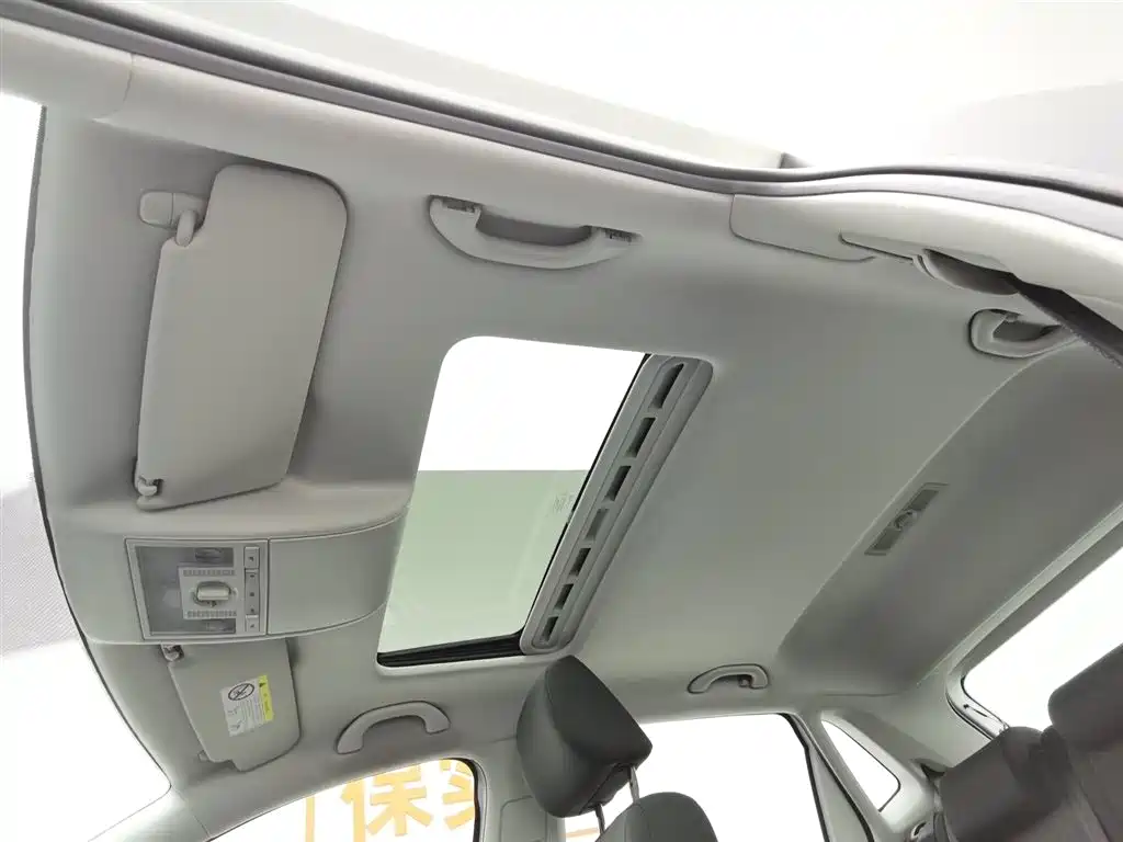 Volkswagen Polo 2016 1.6L Automatic Comfort фото 14