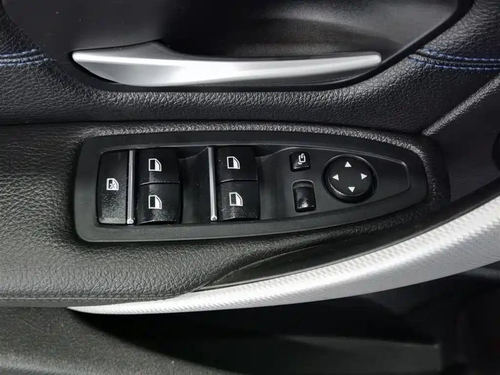 BMW 3 Series 2018 320i M Sport Package фото 9
