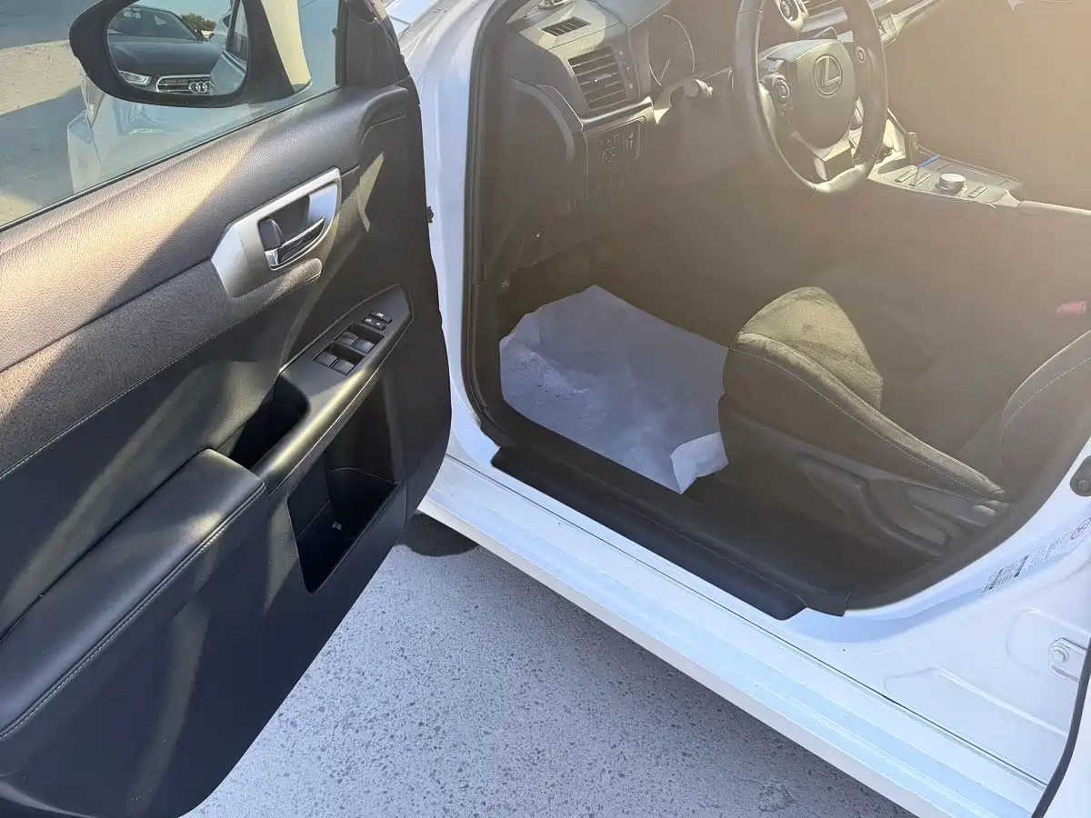 Lexus CT 2014 2014 CT200h Elite Monochrome