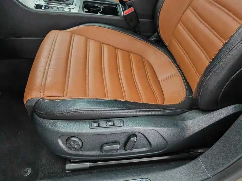 Volkswagen FAW-Volkswagen CC 2015 2.0TSI Luxury фото 20