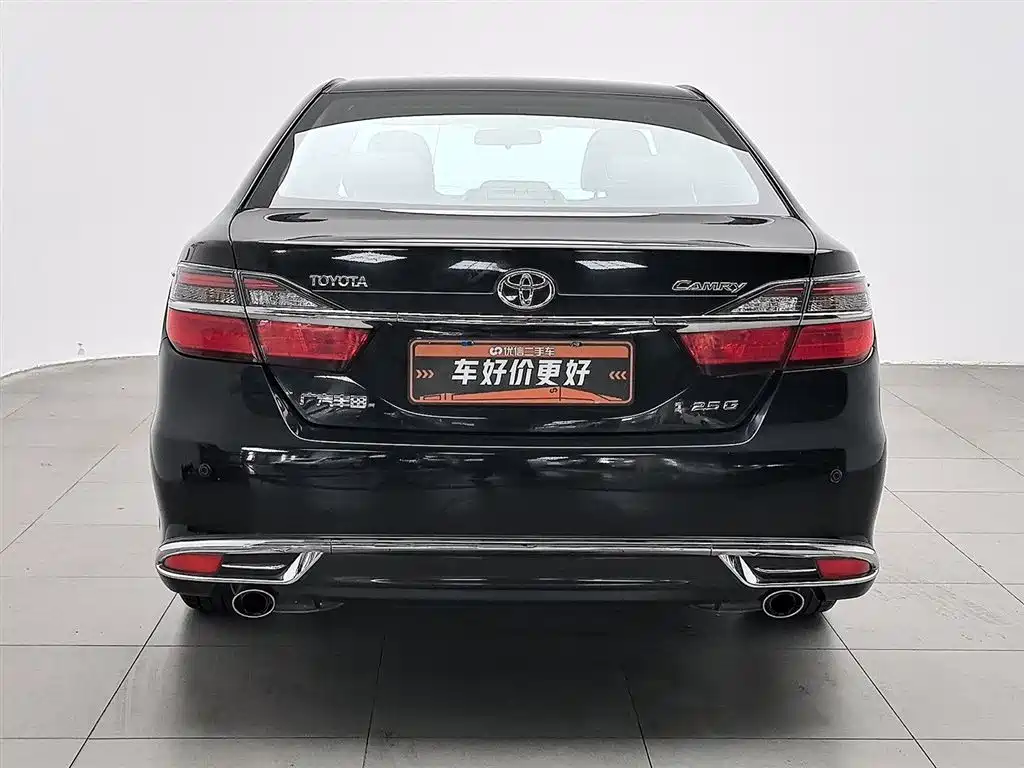 Toyota Camry 2016 2.5G 10th Anniversary Luxury Navigation Edition фото 4