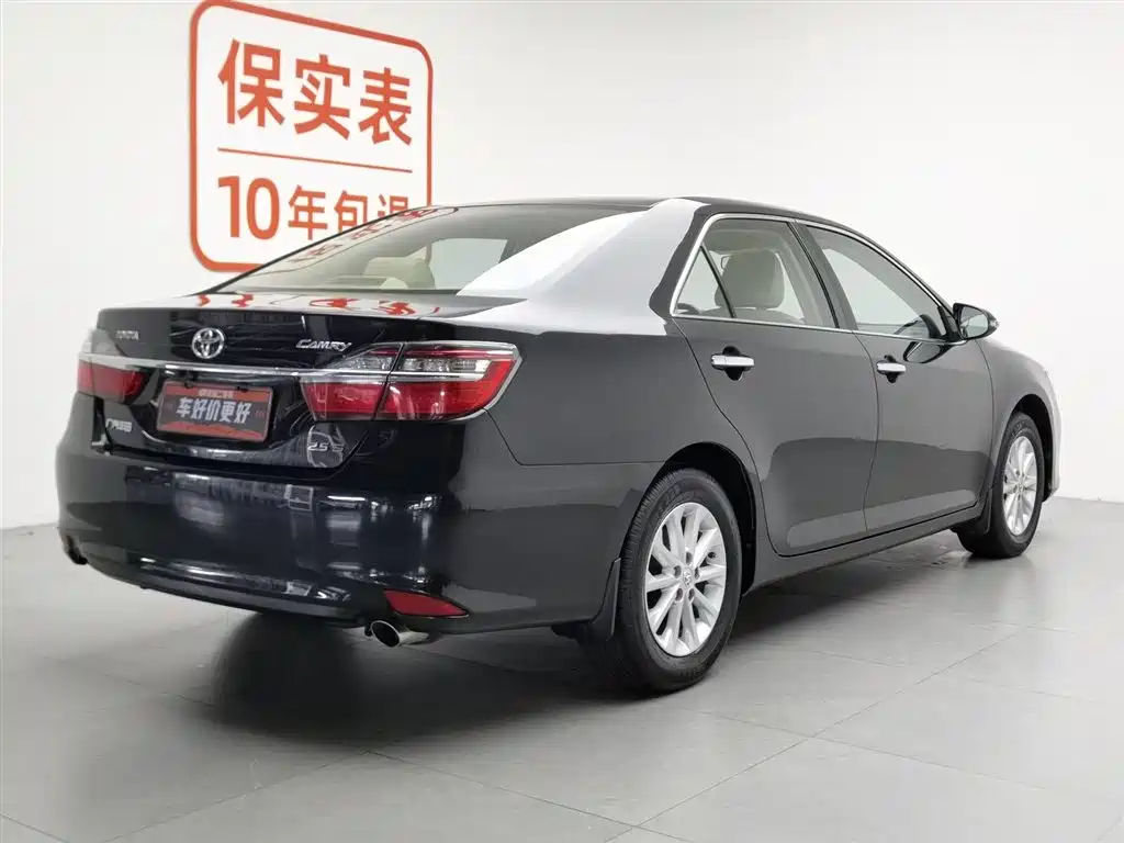 Toyota Camry 2016 2.0G 10th Anniversary Leading Edition фото 2