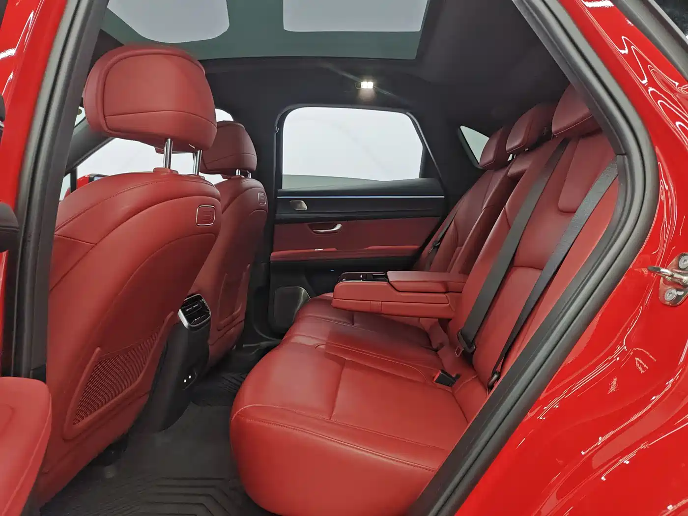 AITO Wenjie AITO M5 2024 Extended Range Max RWD Advanced Smart Driving Edition фото 9