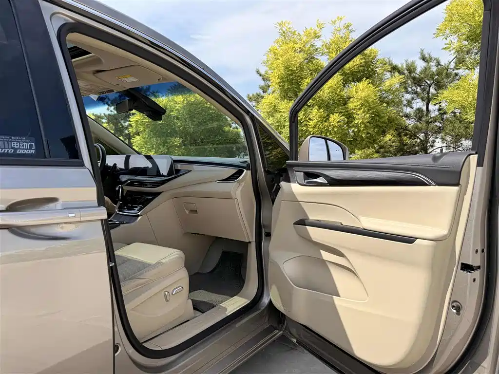 BUICK GL8