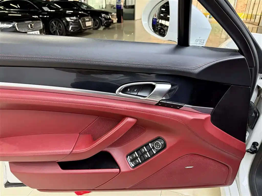Porsche Panamera 2014 Panamera 3.0T фото 13