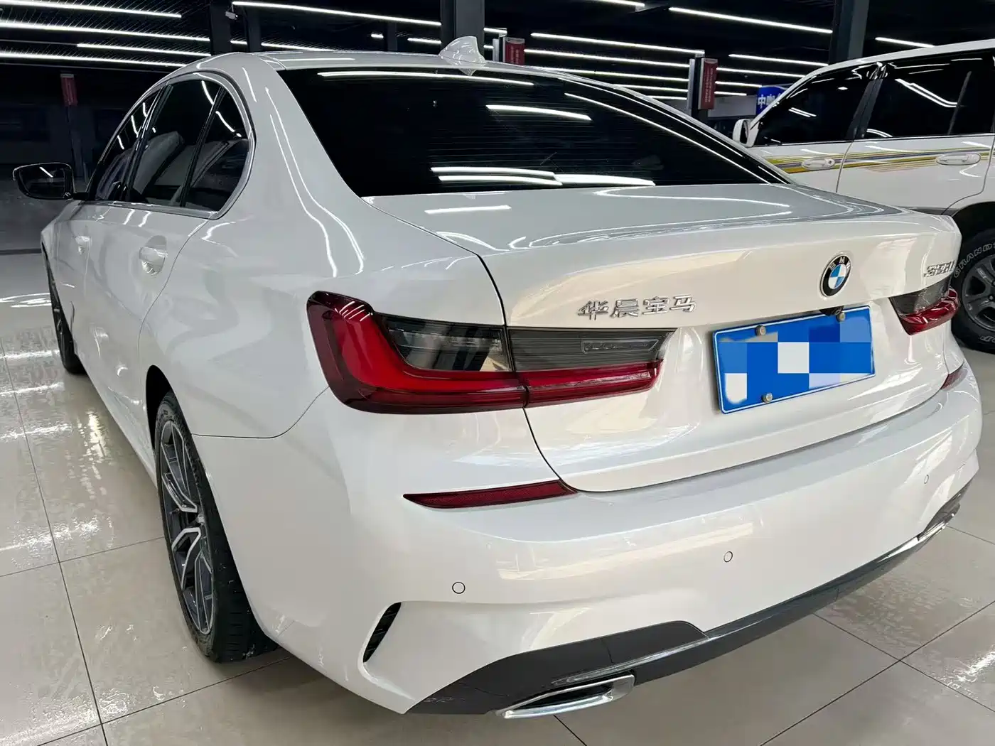 BMW 3 Series 2022 325Li M Sport Package фото 3