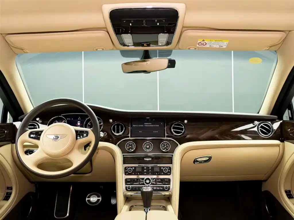 Bentley Mulsanne 2017 6.8T Long Wheelbase фото 16