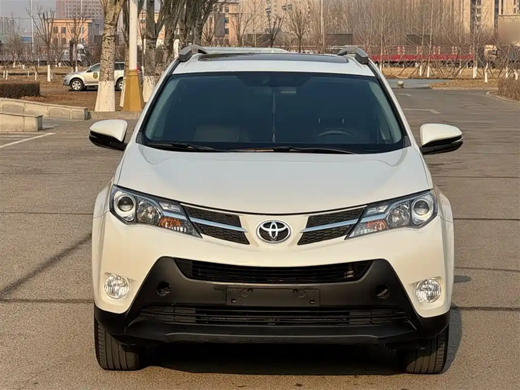 Toyota RAV4 Rongfang 2015 2.0L CVT 2WD Trend Edition фото 7