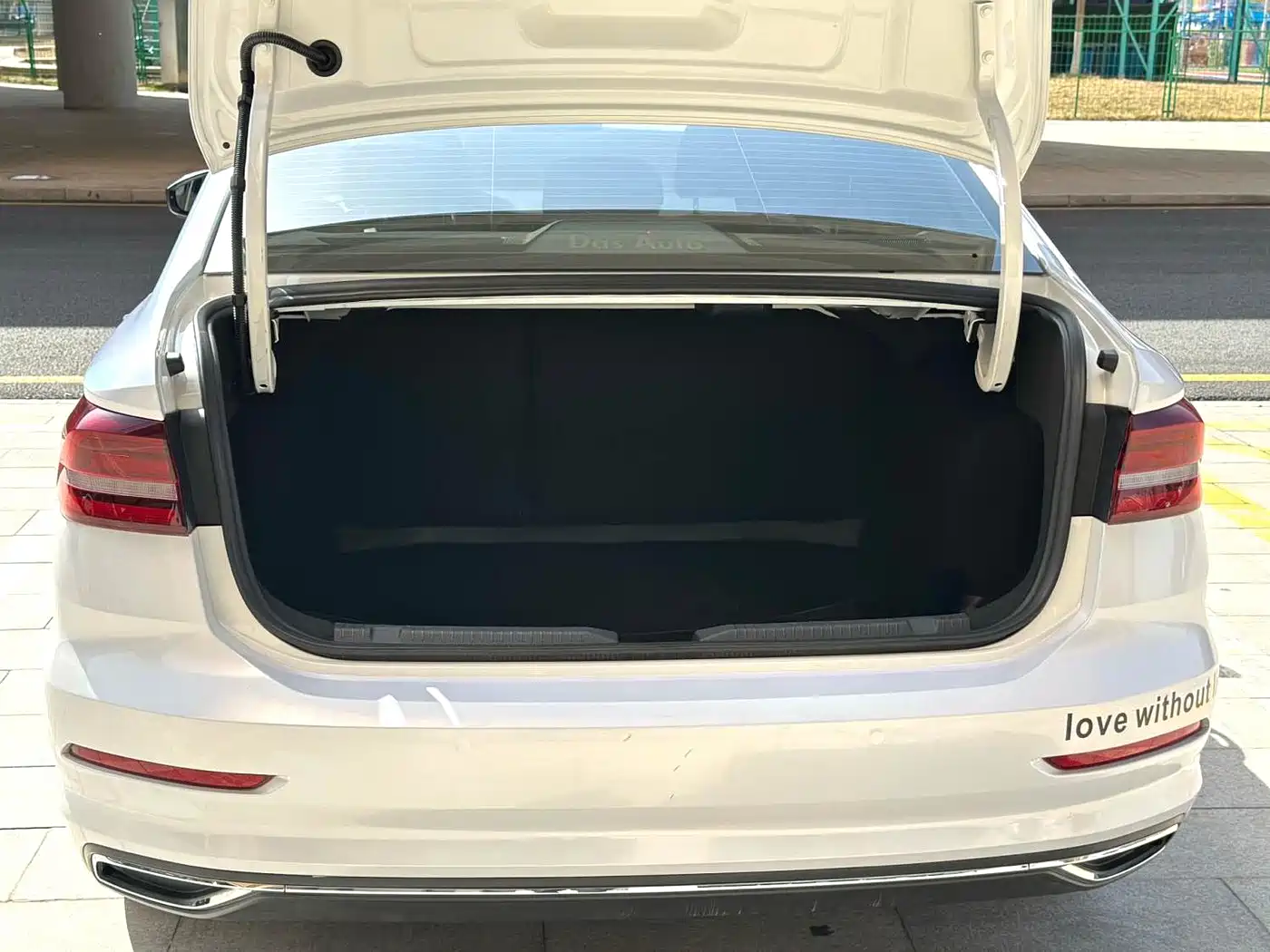 Volkswagen Lavida 2021 1.5L Auto Comfort Edition фото 14