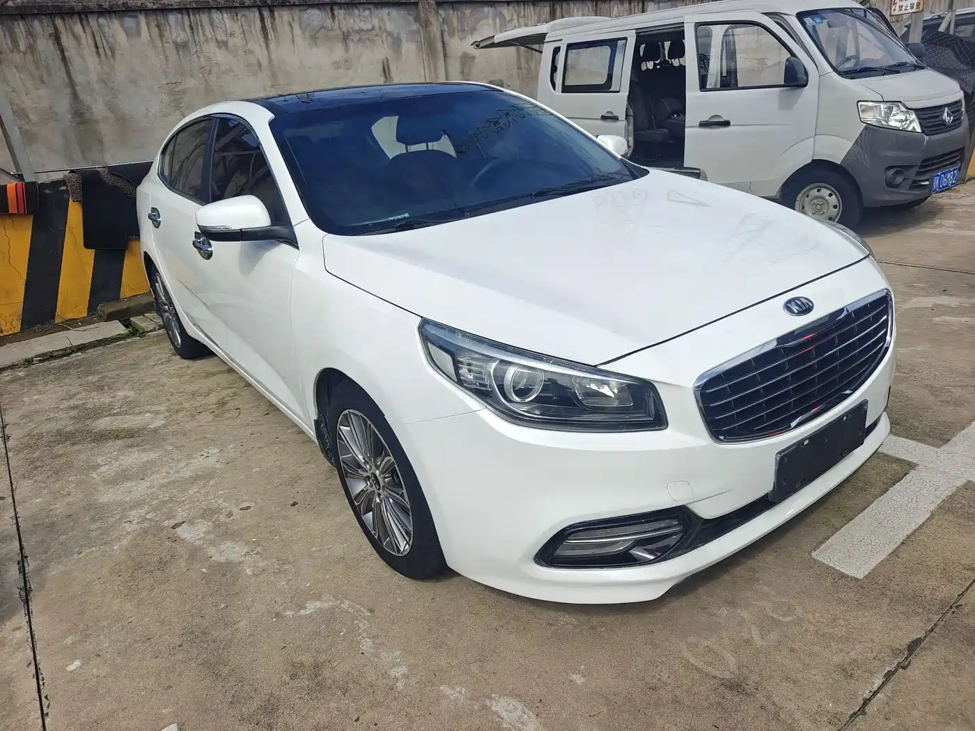 Kia K4 2015 1.8L Automatic DLX Special фото 3
