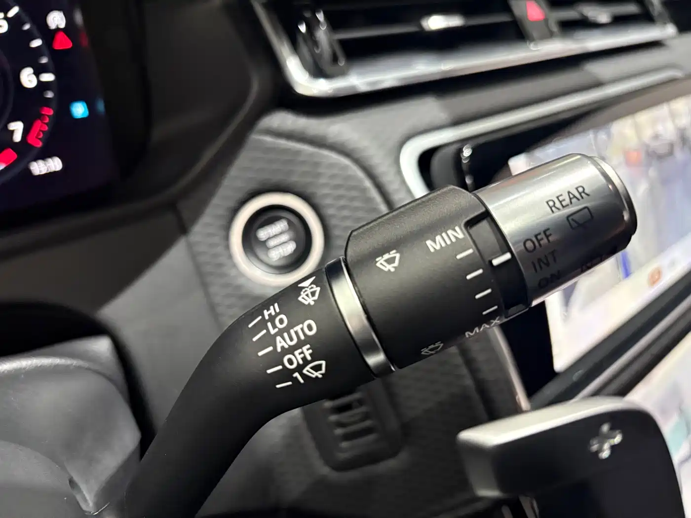Land Rover Range Rover Velar 2021 P250 Gloss Black Collector's Edition фото 10