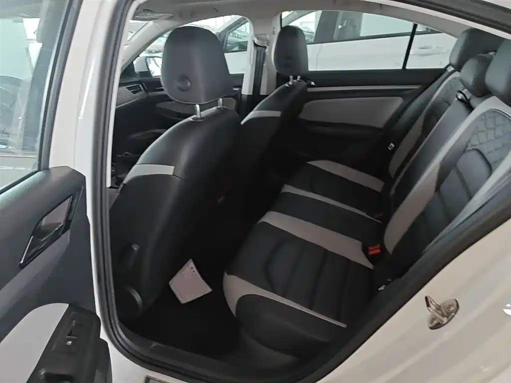 Volkswagen Bora 2024 300TSI DSG Premium Ride Edition фото 17