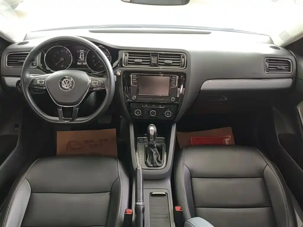 Volkswagen Sagitar 2017 180TSI Automatic Leading фото 10