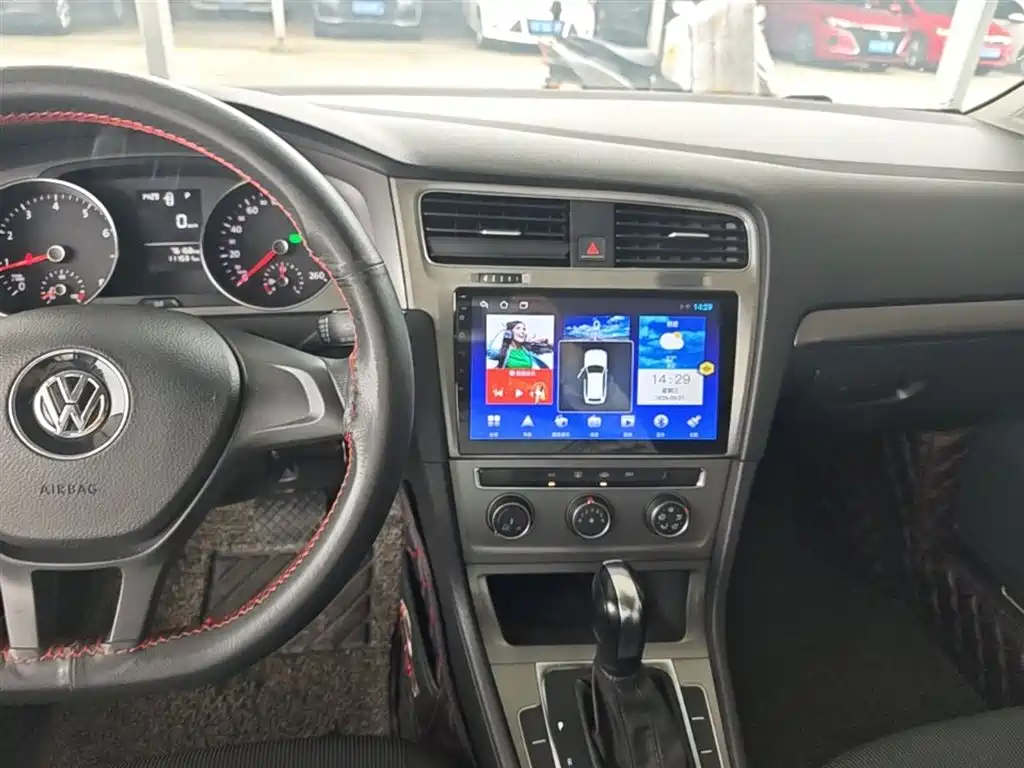 Volkswagen Golf 2015 1.6L Automatic Fashion фото 10