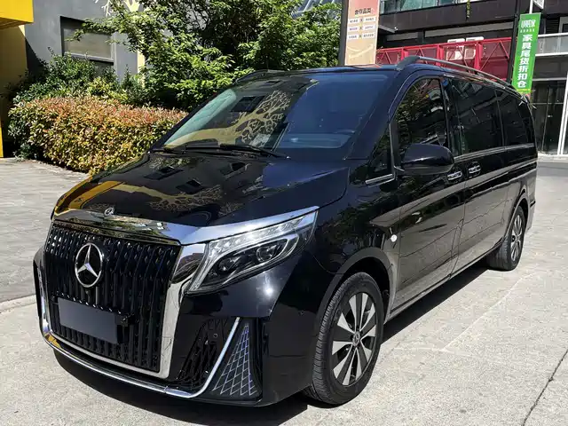 Mercedes-Benz Vito 2023 2.0T Business 7-Seater
