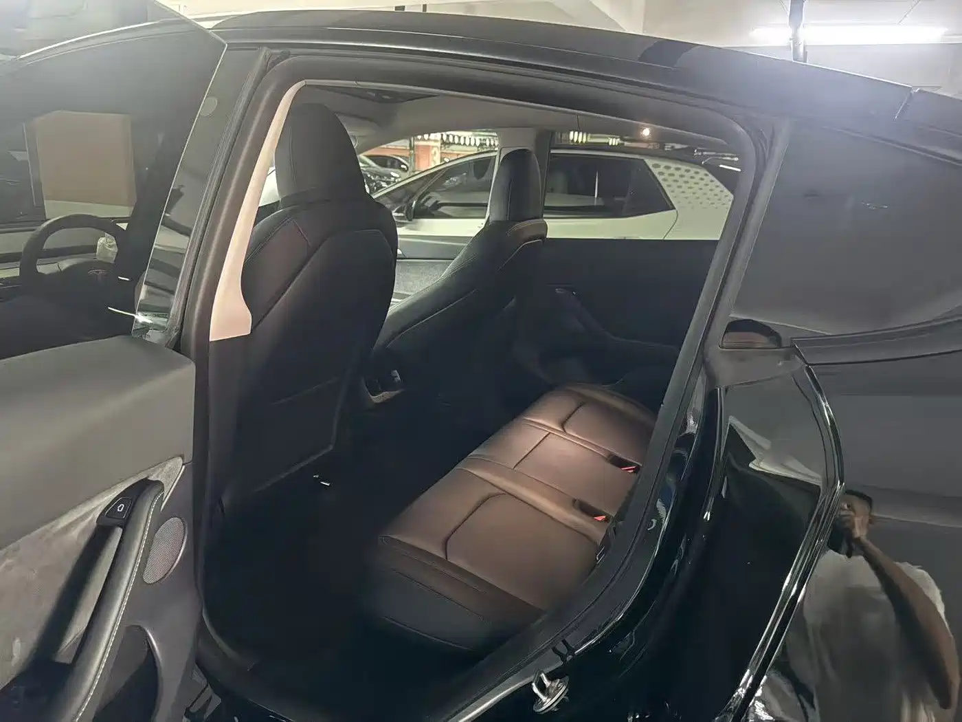 Photo 8 - Tesla Model Y