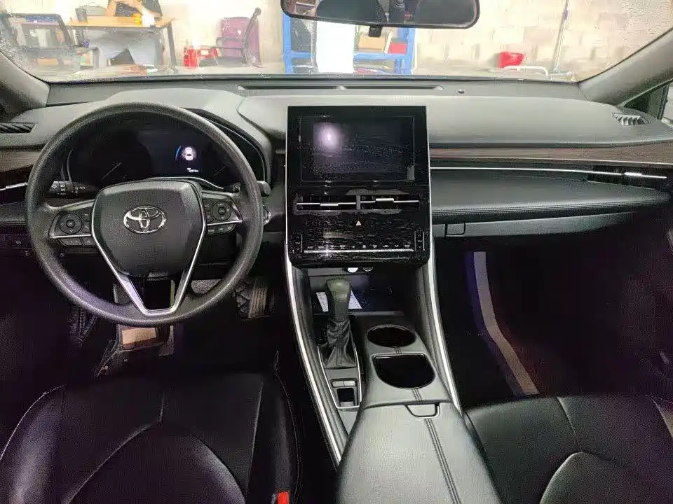 Фото 3 - Toyota Avalon