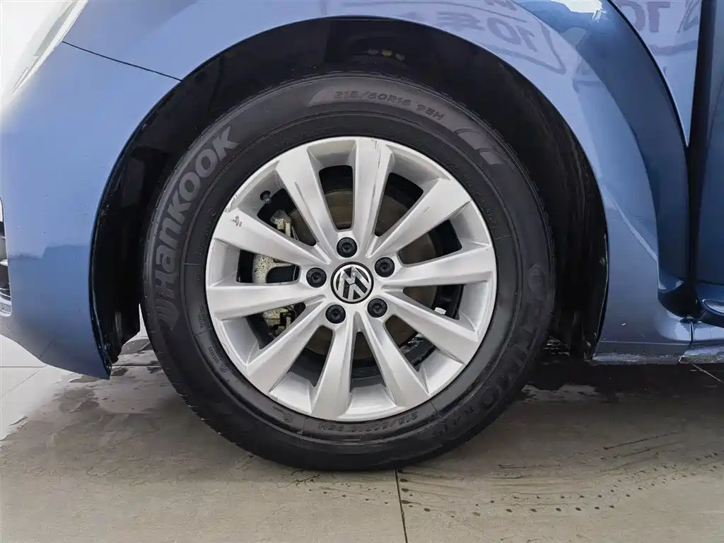 Volkswagen Beetle 2018 180TSI Easy Joy Edition фото 17